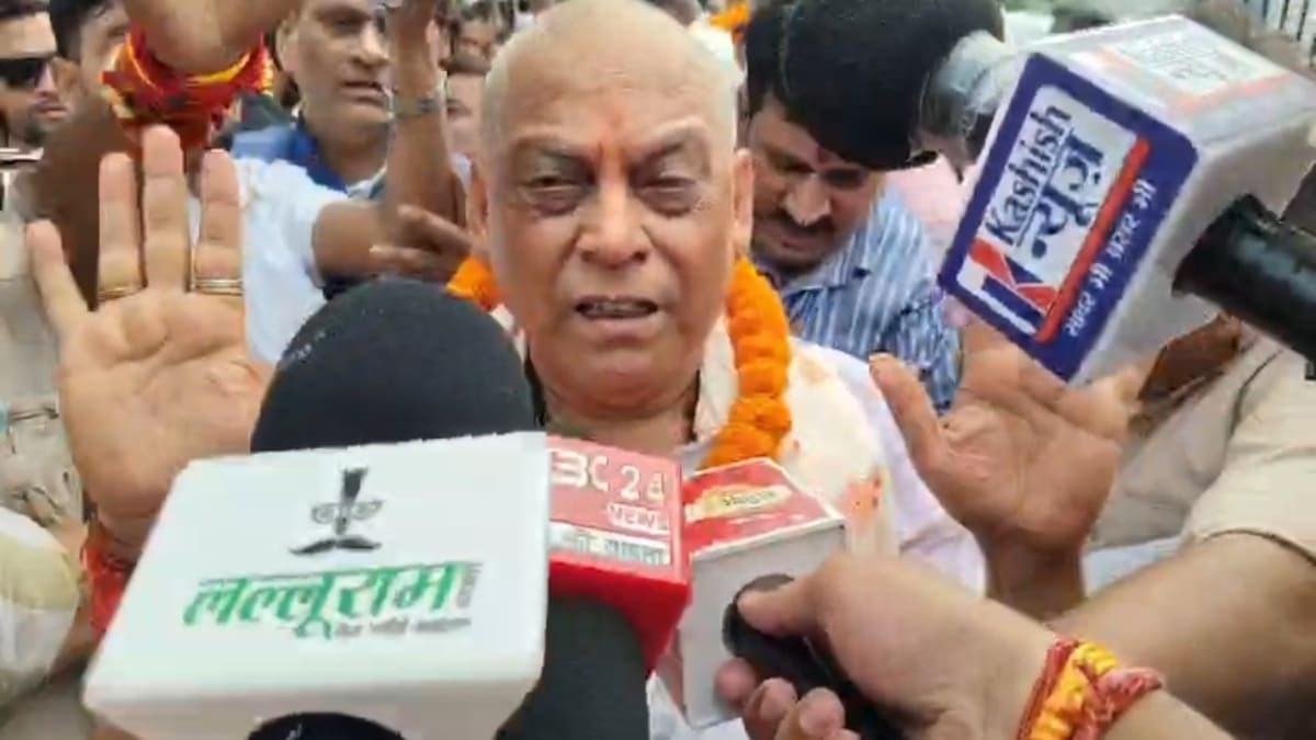 जदयू के नीरज कुमार ने किया नामांकन, बोले- कार्यकर्ताओं का समर्थन तय करेगा जीत
