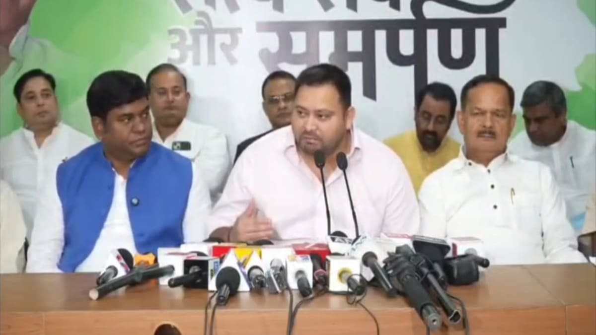 ज्ञानेश कुमार के खिलाफ महागठबंधन का तीन दिवसीय महा-धरना और मार्च, तेजस्वी ने खोला मोर्चा!