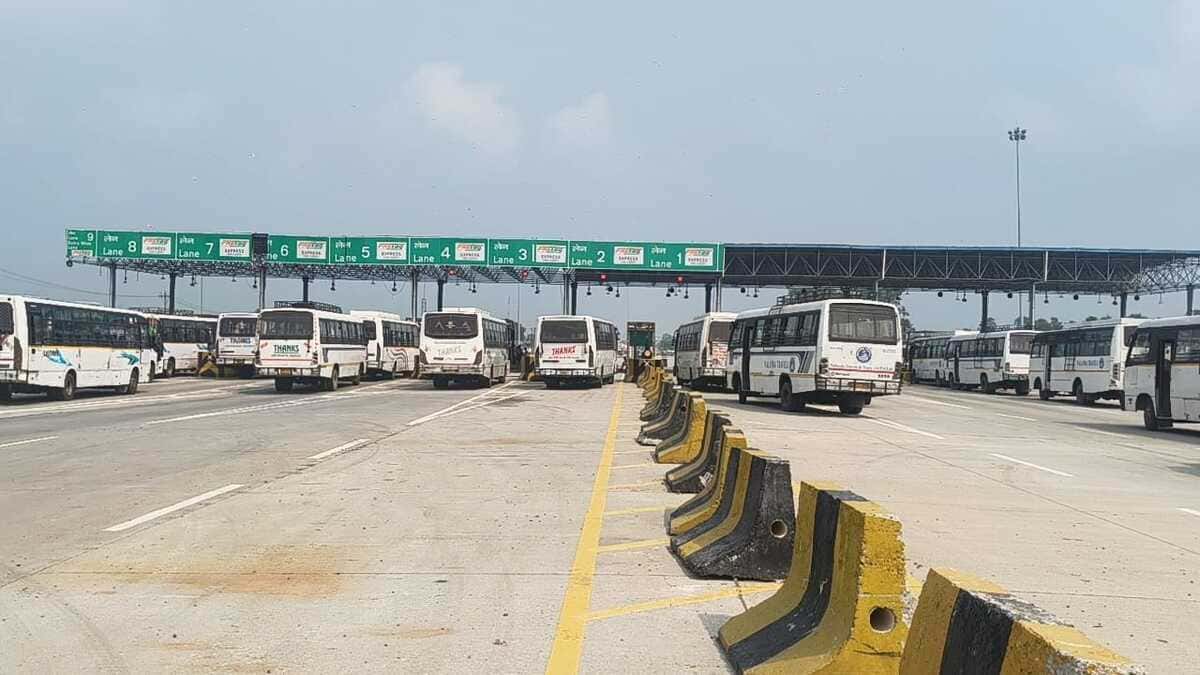 नालंदा में टोल टैक्स को लेकर बस संचालकों का प्रदर्शन, पैठना टोल प्लाजा पर किया गया हाईवे जाम
