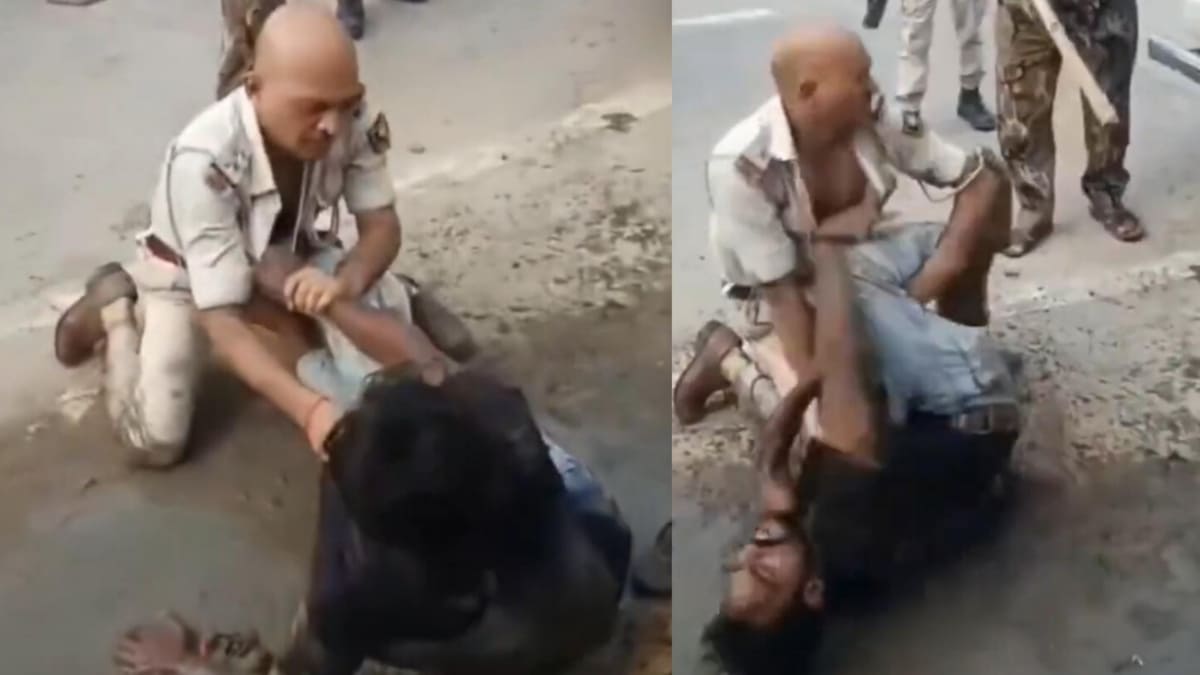 कीचड़ में उलझे दरोगा और आरोपी, गर्दन दबोची तो पूर्व मुखिया ने डंडे से तोड़ डाला पैर
