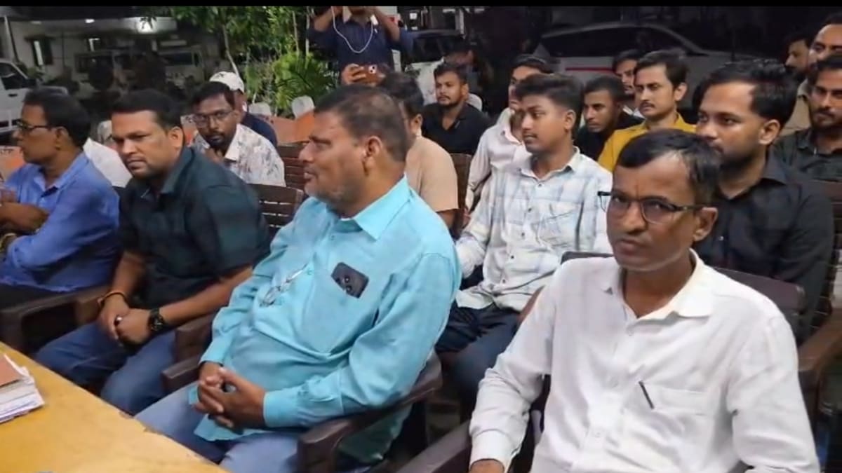 मोतिहारी में 10 अक्टूबर के बिहार बंद को लेकर प्रशासन अलर्ट, कोचिंग संचालकों और छात्रों के साथ हुई अहम बैठक
