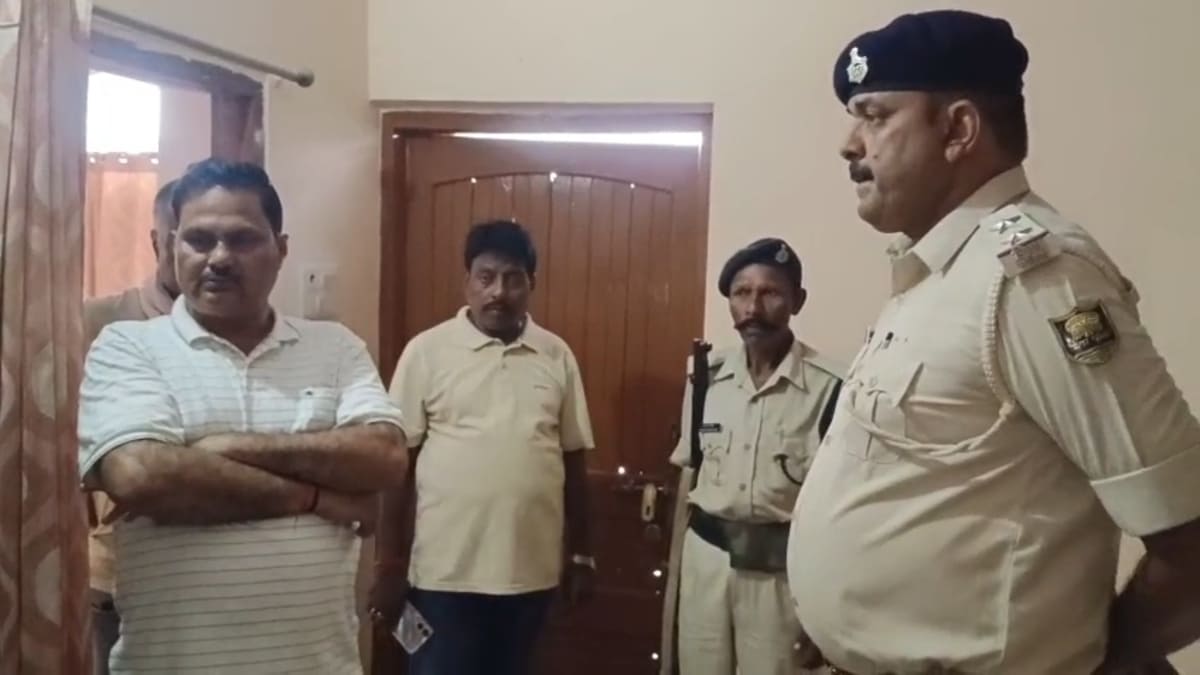 नालंदा में बंद मकान का ताला तोड़कर 35 लाख रुपये नगद और सामान की चोरी