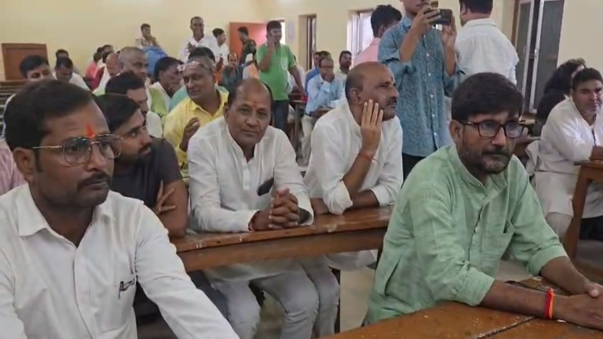 MLC चुनाव: NDA में बगावत पर भड़के उम्मीदवार आनंद पुष्कर, कहा- बागी प्रत्याशियों पर होगी सख्त कार्रवाई