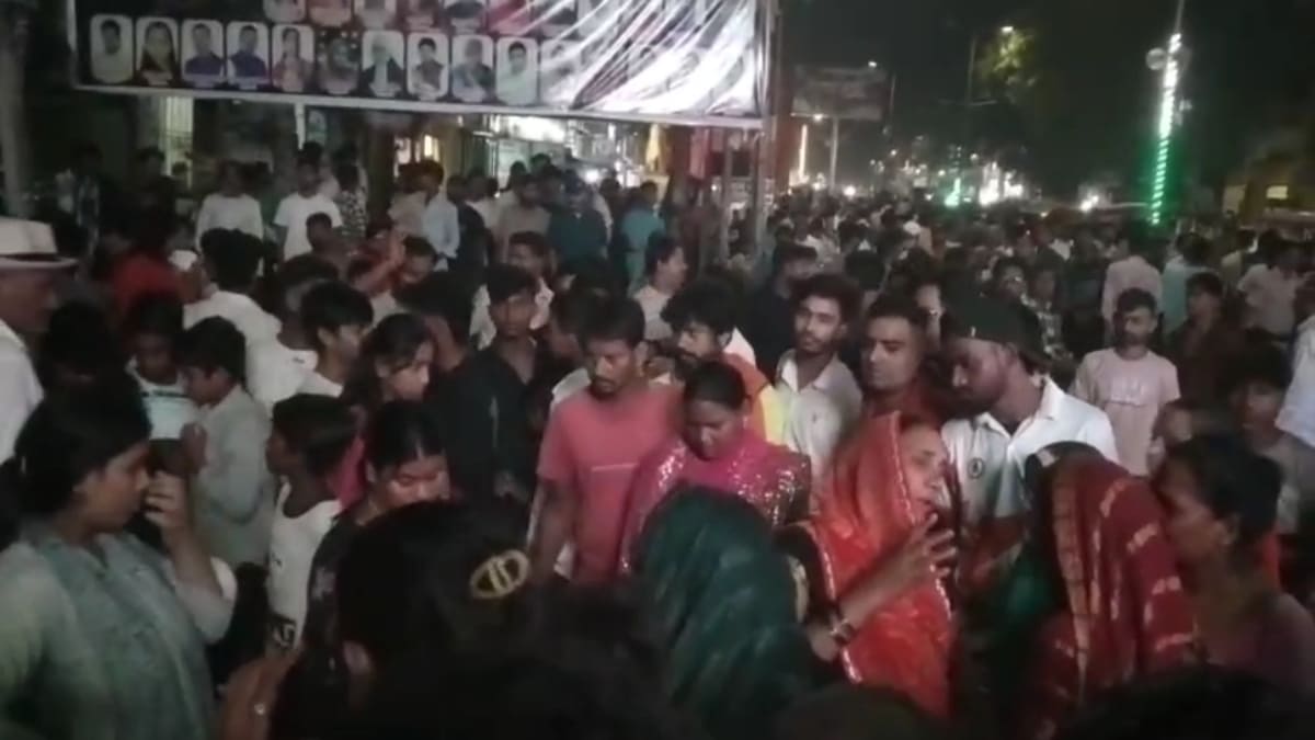 कैमूर में बेखौफ बदमाशों ने दिनदहाड़े युवक को उतारा मौत के घाट, बाजार के बीचों-बीच हत्या
