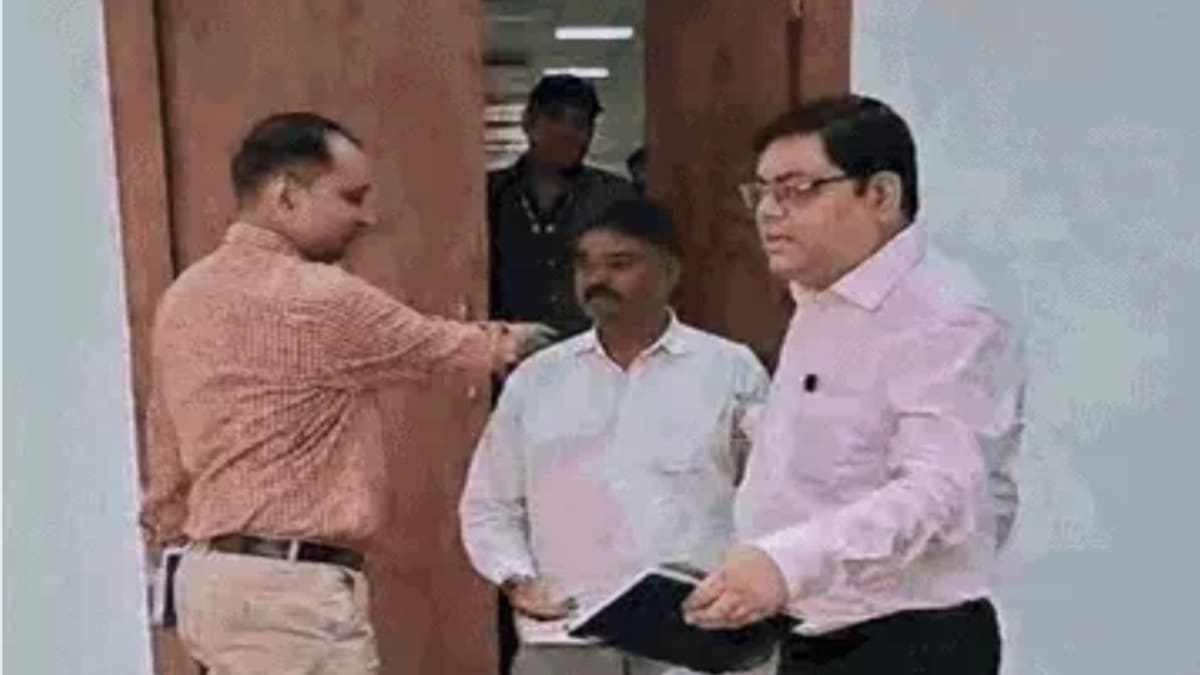 DM-CO की नाकामी, CM की गारंटी, सहयोग कार्यक्रम में सुलझे सालों पुराने जमीन विवाद