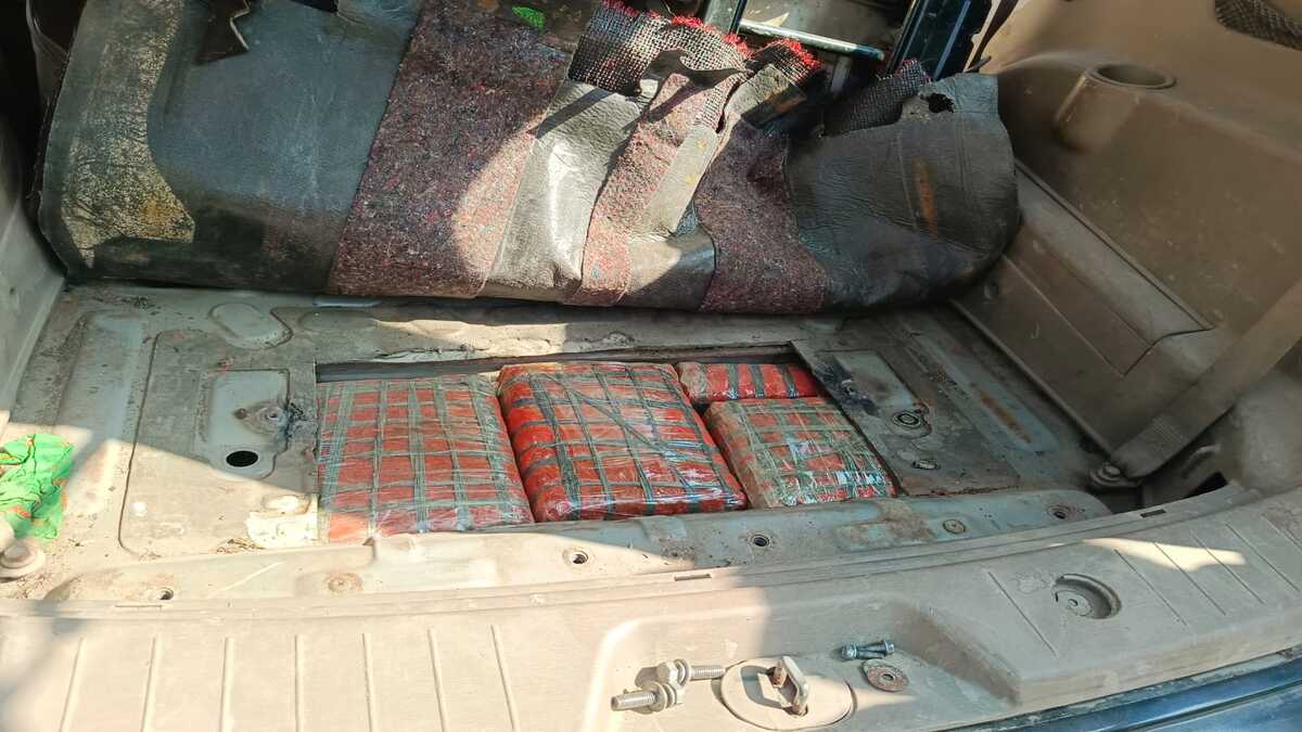 मोतिहारी पुलिस ने घेराबंदी कर पकड़ा 59 किलो माल, मास्टरमाइंड समेत 3 अरेस्ट