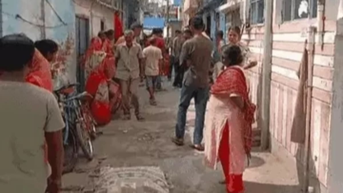 तालाब में मिला लापता महिला का शव, मायके वालों ने जताई मानसिक तनाव की आशंका, पति रहता है केरल