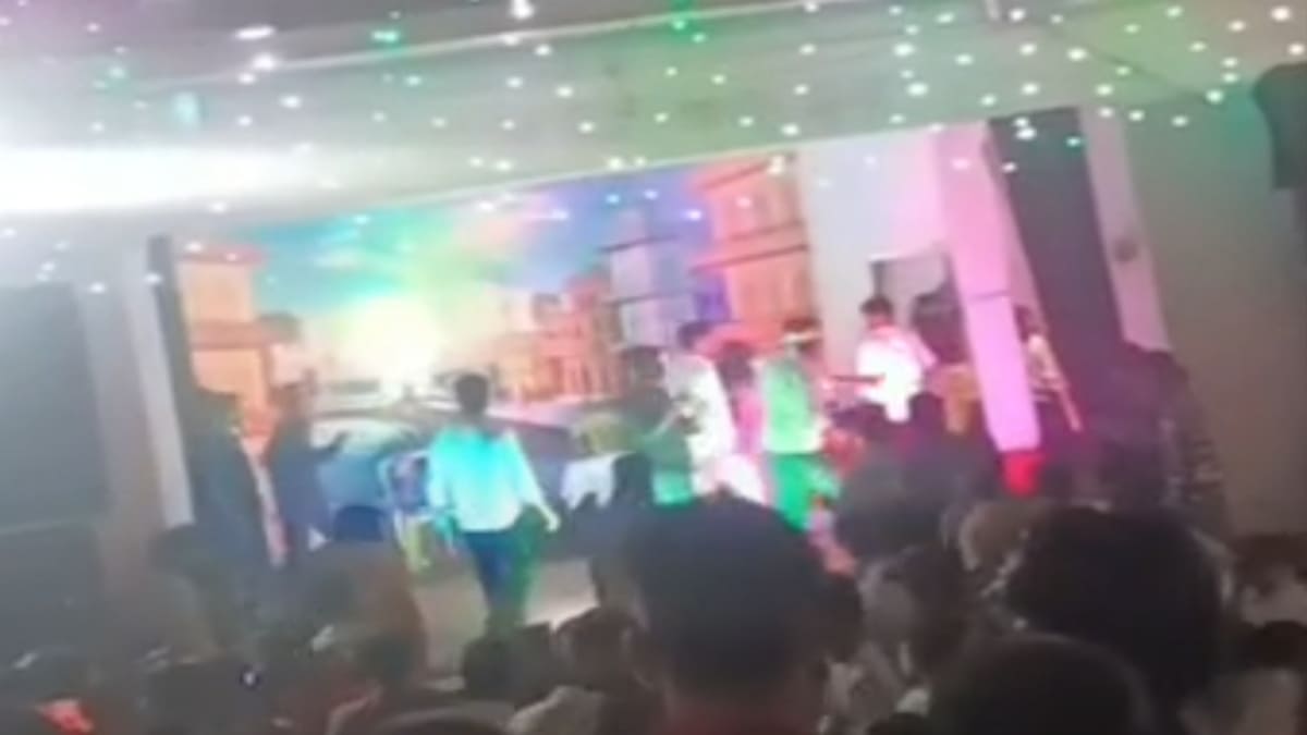 मुंगेर में जागरण के दौरान खूनी संघर्ष, गोली लगने से दो युवक घायल, जानें क्या है पूरा मामला