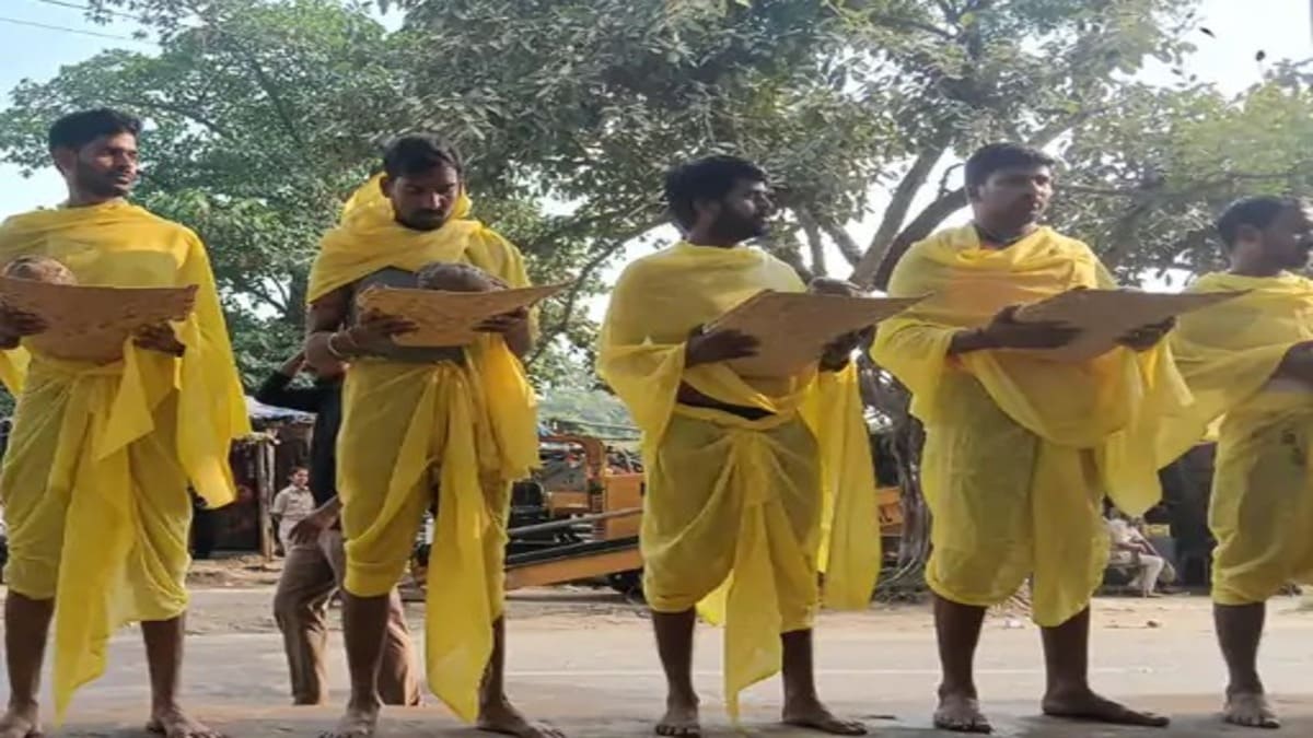 बिहार पुलिस ड्राइवर अभ्यर्थियों का प्रदर्शन, गर्दनीबाग में छठ पूजा कर खाली सीटों को भरने की उठाई मांग