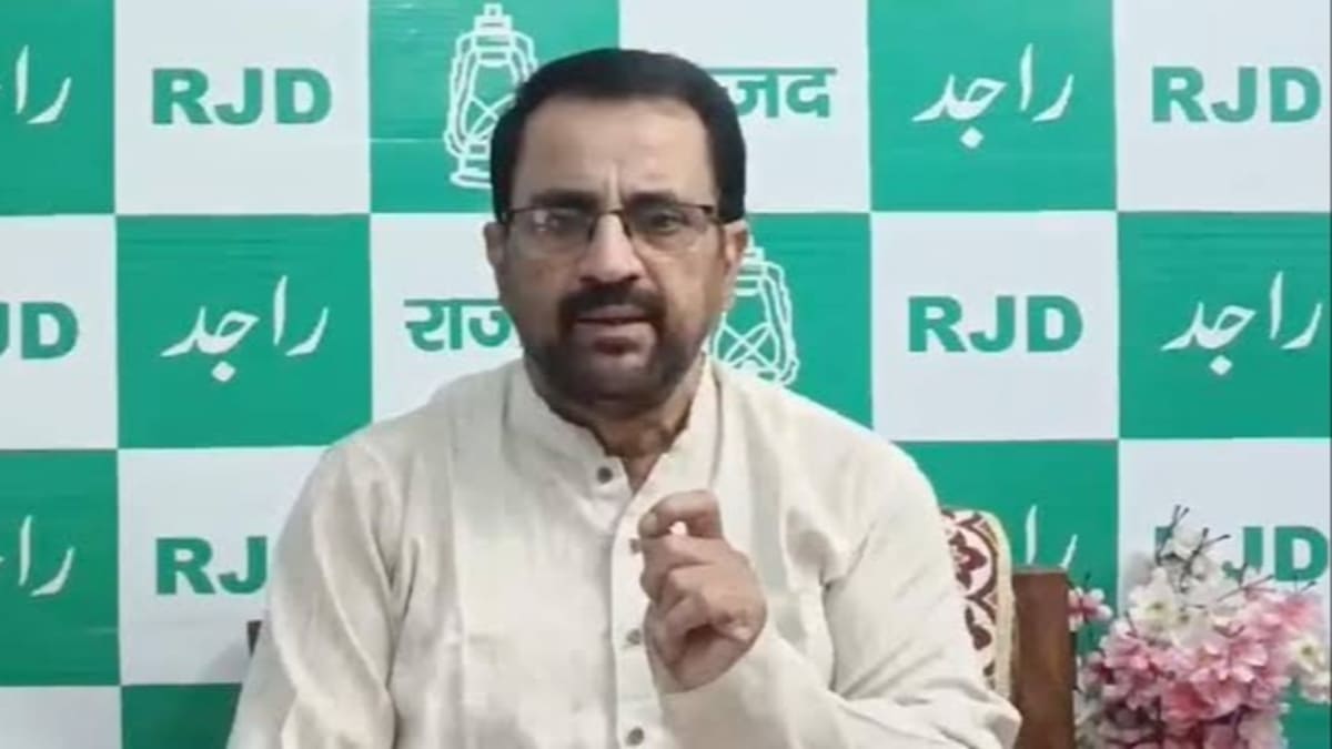 भाजपा ने तेजस्वी की तुलना रावण से की, राजद का करारा पलटवार, बीजेपी गिरेबान में झांके