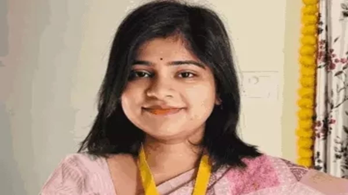 सिजेरियन के बाद अफसर बेटी की सांसें थमीं, डेढ़ घंटे तक डॉ. का इंतजार करते रहे लाचार परिजन
