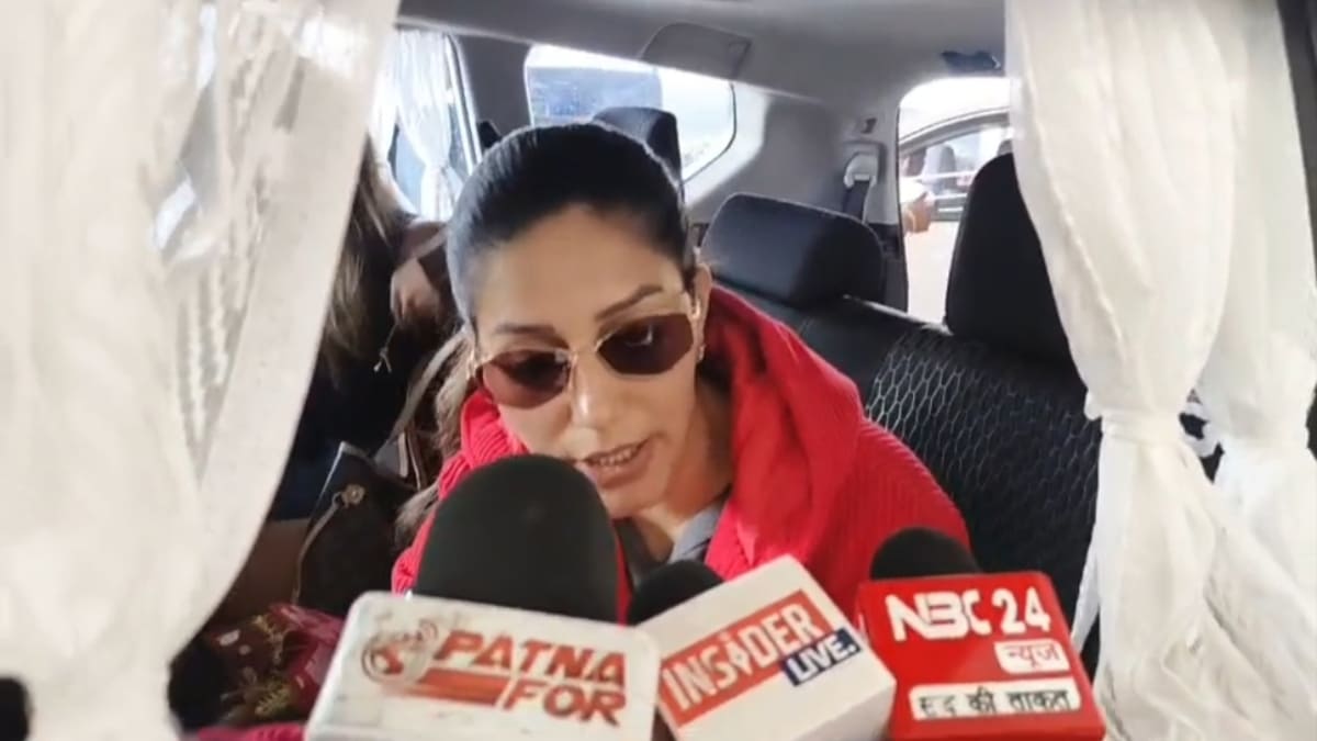 सपना चौधरी का पटना में धमाकेदार अंदाज, डांडिया नाइट में बिखेरेंगी जलवा, टाइगर श्रॉफ की सुरक्षा पर कह दी बड़ी बात!