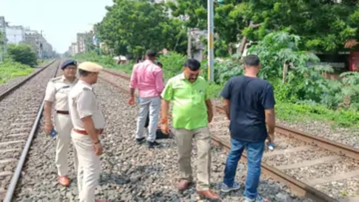 पटना में रेलवे ट्रैक पर मिले प्रेमी-युगल के शव, पहचान और हत्या के अनसुलझे रहस्य पर गहराया सस्पेंस