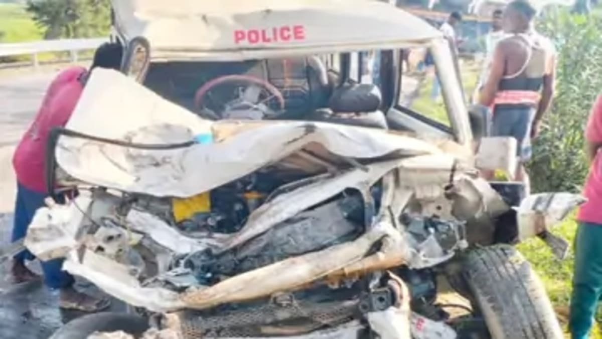 NH-27 पर ट्रक और पुलिस वाहन में जोरदार भिड़ंत, एक चालक गंभीर रूप से घायल