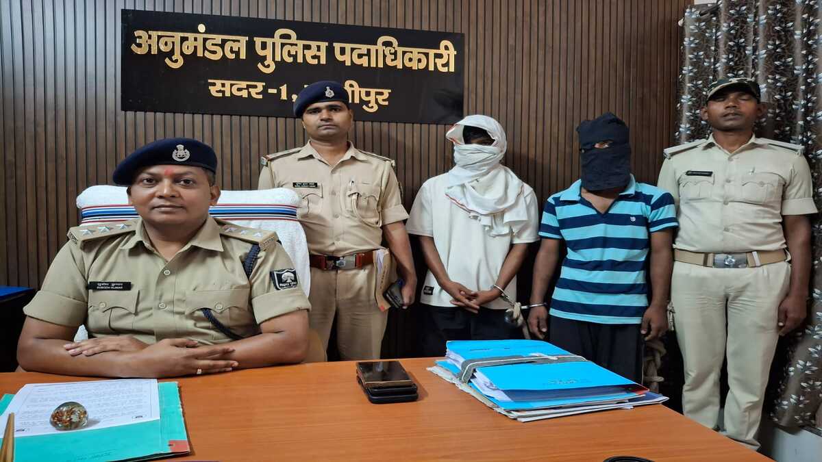 नाबालिग से अप्राकृतिक यौनाचार, दो दरिंदे गिरफ्तार, टेम्पो जब्त