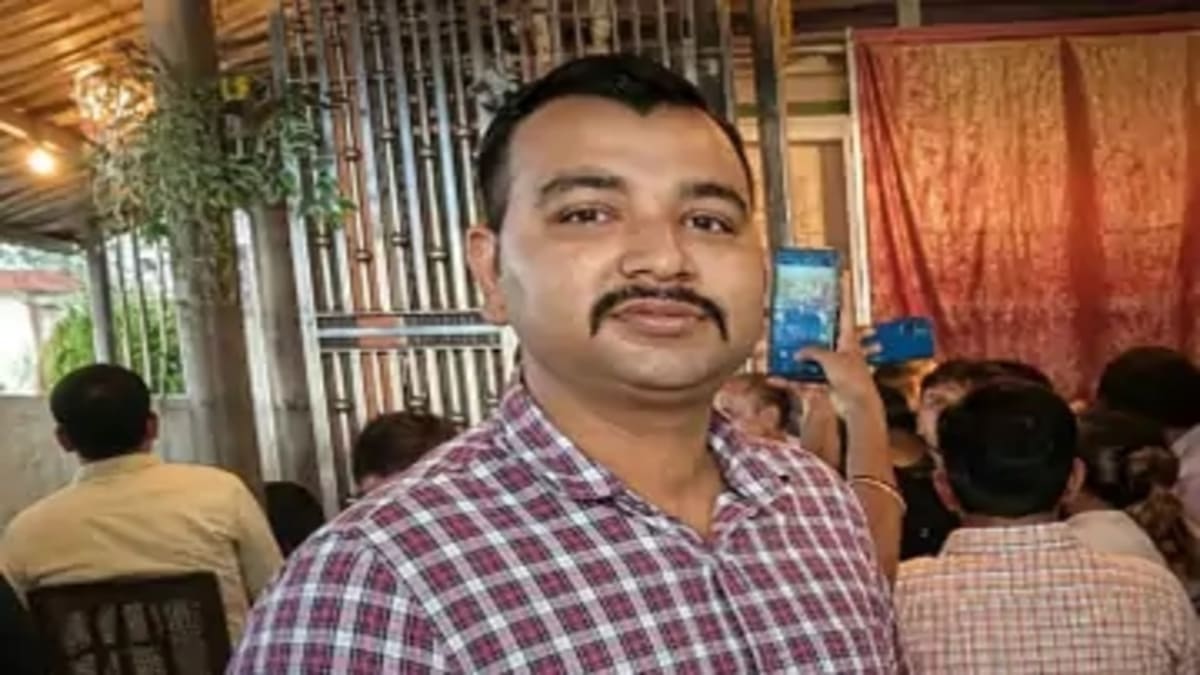 दरोगा का फंदे से लटका मिला शव, आठ दिन पहले बने थे SI, हत्या या आत्महत्या जांच में जुटी पुलिस