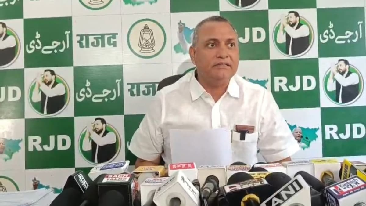 5 करोड़ का मानहानि नोटिस, राजद सांसद सुधाकर सिंह का फूटा गुस्सा, बोले- बिहार में अधिकारियों की तानाशाही चरम पर