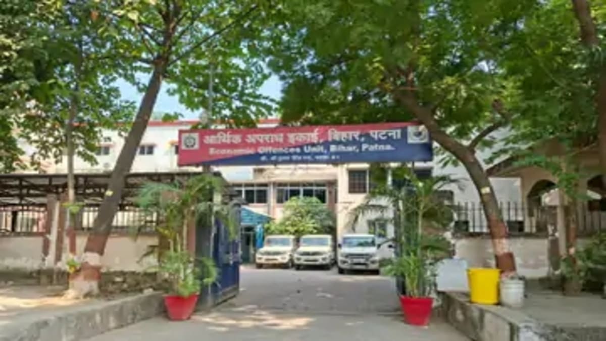 बिहार दरोगा भर्ती में बड़ा फर्जीवाड़ा, पूर्णिया केंद्र से वायरल हुए प्रश्नपत्र, सॉल्वर गैंग की मदद से पास हुए