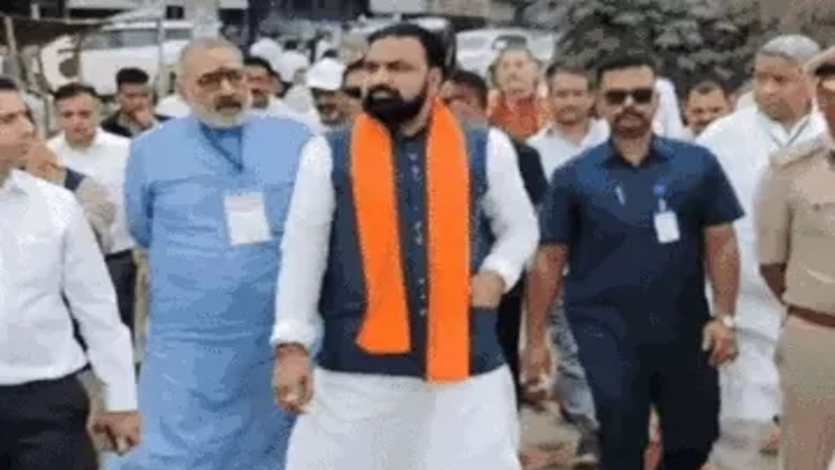 पटना में भाजपा का लोकतंत्र बचाओ, अराजकता हटाओ अभियान, CM के नेतृत्व में निकली पदयात्रा, कांग्रेस पर साधा निशाना