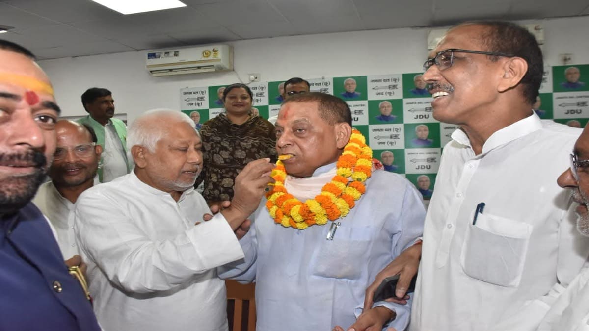 पटना स्नातक सीट पर नीरज कुमार की चौथी जीत, कांग्रेस का नहीं खुला खाता, जानें कितनी सीटों पर आया रिजल्ट