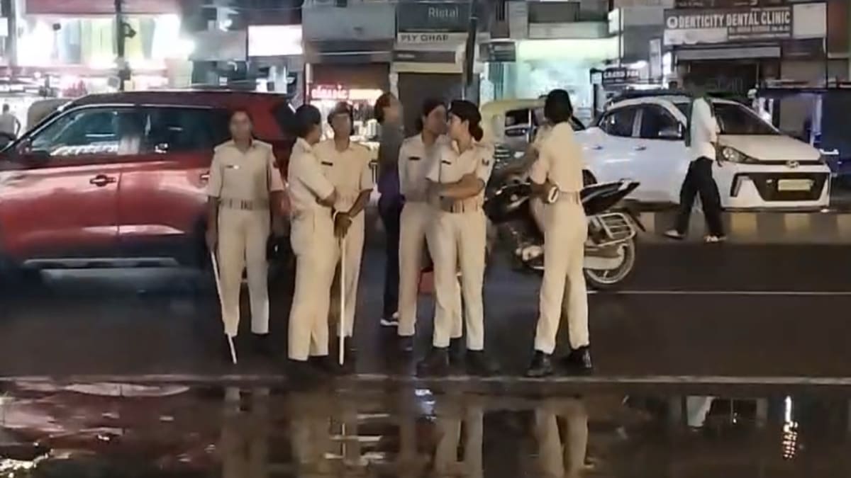 क्लिनिक से ड्यूटी खत्म कर घर लौट रही महिला को अपराधियों ने भूना, मौके पर मौत