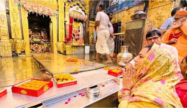 7 साल से नहीं टूटी सुनैना चौटाला की आस्था, 10 दिन की पदयात्रा के बाद सालासर धाम पहुंचीं