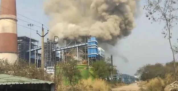 गांधीनगर की डाई फैक्ट्री में केमिकल भरते समय भीषण हादसा, पाइप फटने से 4 मजदूरों की मौत