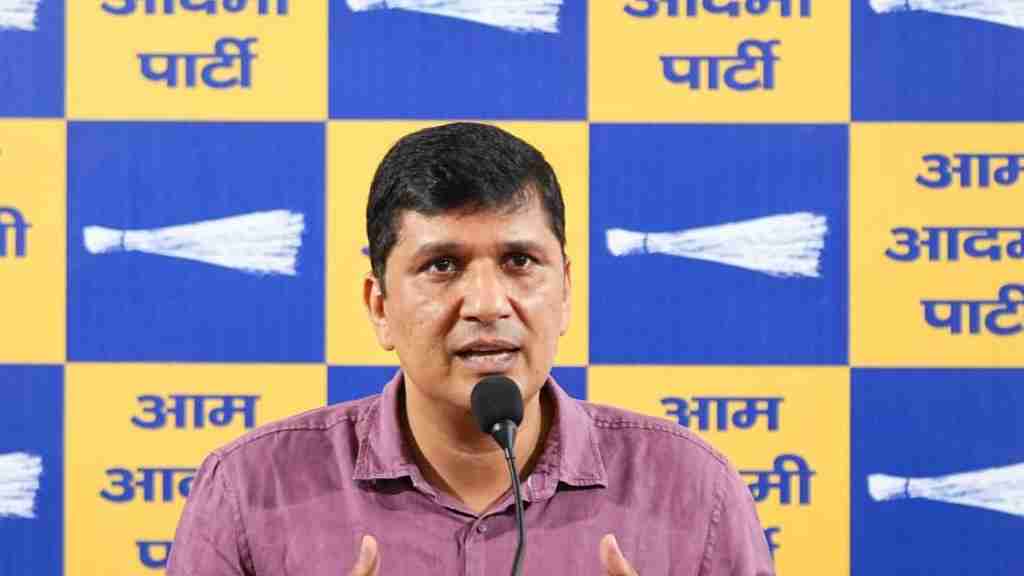 ‘किताबों में 40 फीसदी कमीशन खा रही दिल्ली सरकार’, AAP का बड़ा हमला