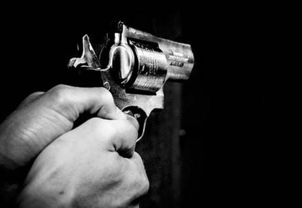 Gurugram Crime: श्मशान घाट में चिता के पास बैठे युवकों से हुआ विवाद, घर पहुंचकर परिवार पर फायरिंग