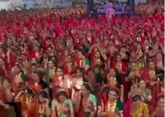 1300 करोड़ का सोना और 15 हजार महिलाएं, अहीर समाज का अनोखा गरबा