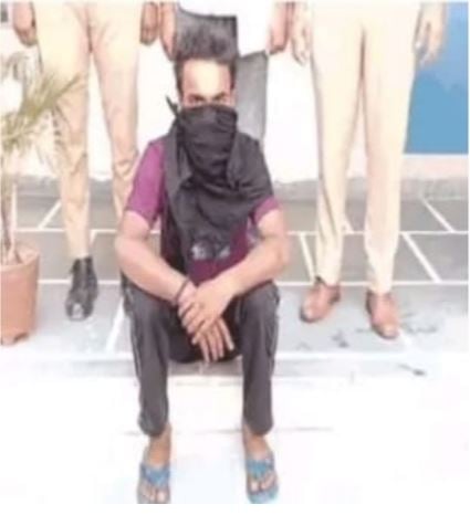 पेट्रोल पंप लूटने आए बदमाश, सेल्समैन ने दिखाई हिम्मत तो उल्टा पड़ गया दांव; भागते समय फिसली बाइक, एक दबोचा