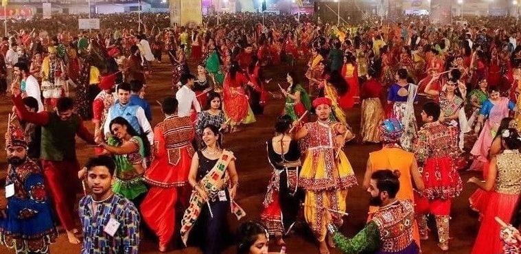 अहमदाबाद पुलिस की ‘शी टीम’ गरबा पंडालों में मुस्तैद, मनचलों पर पैनी नजर