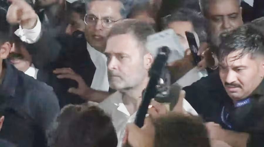 राहुल समेत INDIA ब्लॉक के 11 नेता सुप्रीम कोर्ट से निकले, दायर की SIR रद्द करने की याचिका