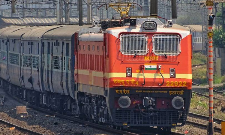 त्योहारों पर राहत: दुर्गा पूजा और दिवाली के लिए वडोदरा मंडल से चलेंगी 5 जोड़ी स्पेशल ट्रेनें