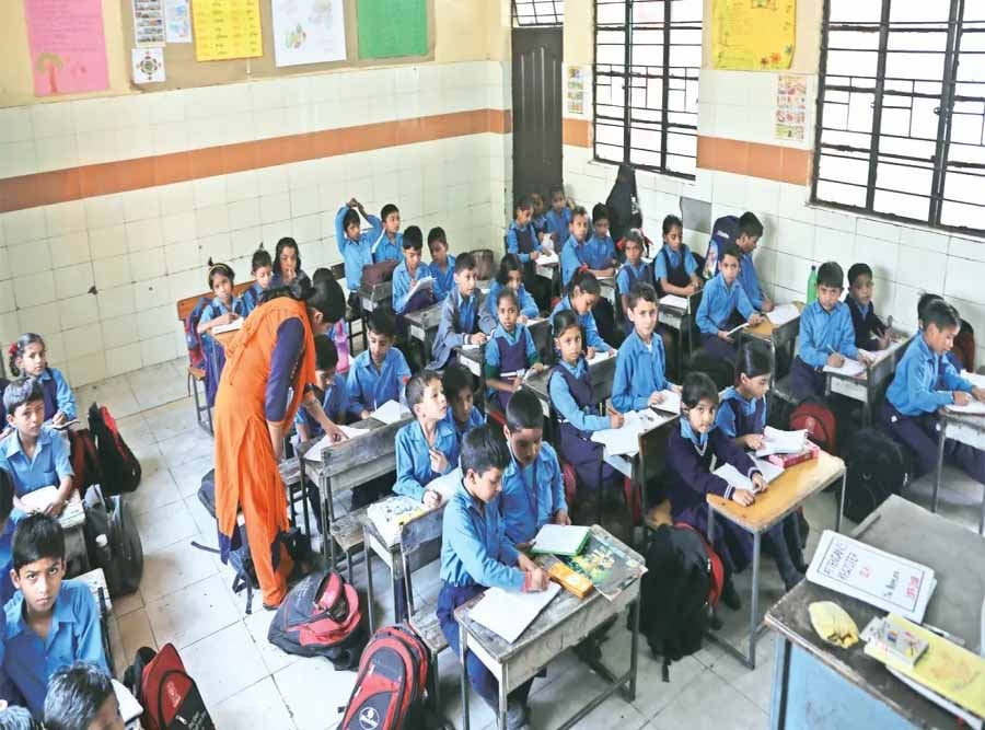 दिल्ली के सरकारी स्कूलों में पढ़ाई के साथ बच्चों को संस्कार भी सिखाएगा निगम, MCD ने बनाई गई विशेष टीम