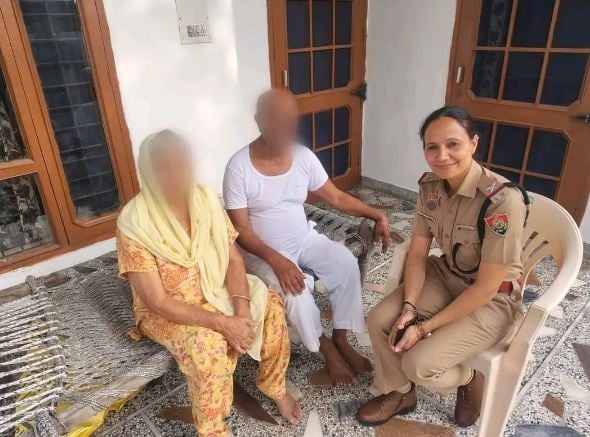 पंचकूला पुलिस की खास पहल, अकेले रहने वाले 842 बुजुर्गों तक पहुंची टीम