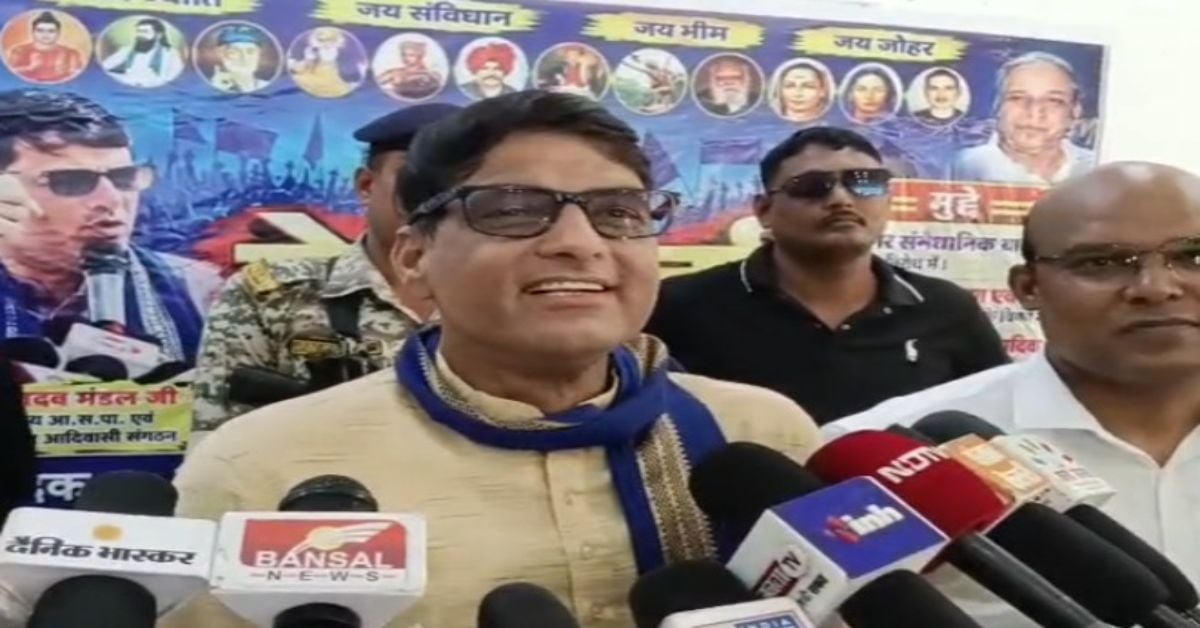धीरेंद्र शास्त्री की हिंदू राष्ट्र यात्रा के जवाब में निकलेगी बहुजन राष्ट्र यात्रा! आजाद समाज पार्टी नेता दामोदर यादव का ऐलान