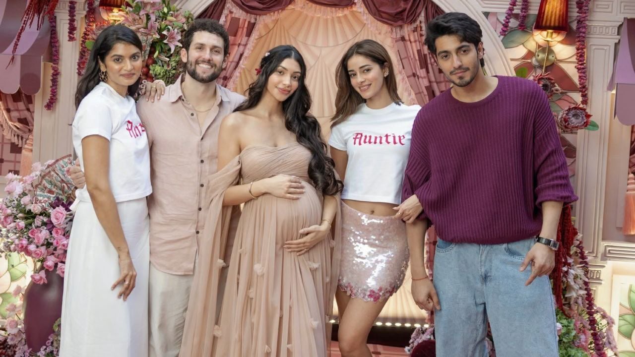 Alanna Panday Baby Shower: अलाना की गोद भराई में पहुंचे अहान, ‘आंटी’ लिखी टीशर्ट में दिखीं अनन्या पांडे
