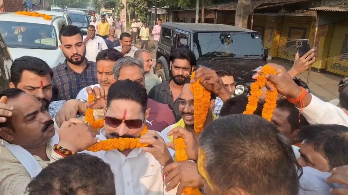 JDU में खींचतान के बीच फिर अनुज सिंह के समर्थन में उतरे अनंत सिंह, निकाली जन आशीर्वाद यात्रा