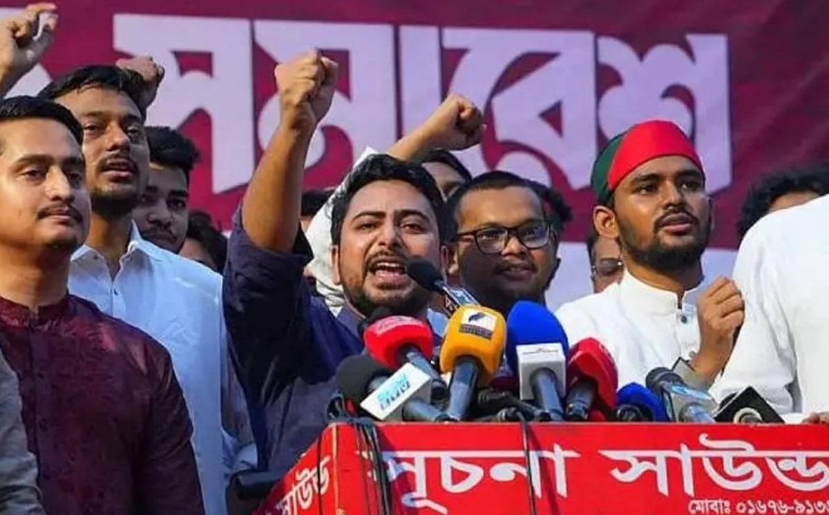 बांग्लादेश में फिर भारत विरोधी नारे गूंजे: कट्टरपंथी एनसीपी सांसद हसनात अब्दुल्ला ने तारिक रहमान सरकार के खिलाफ आंदोलन तेज किया