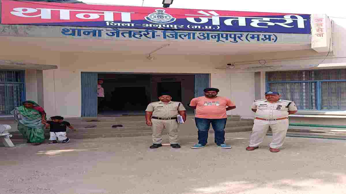 30 से ज्यादा महिलाओं से एक करोड़ से ज्यादा की धोखाधड़ी, दो साल से फरार आरोपी गिरफ्तार
