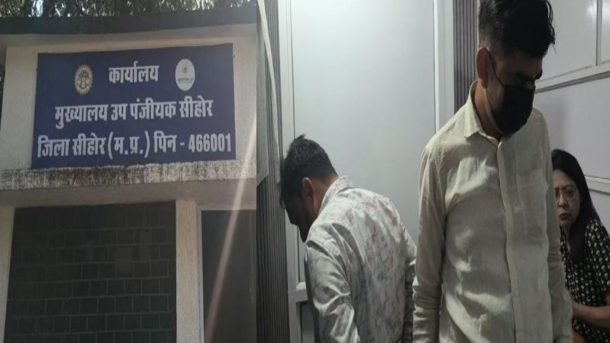 उप पंजीयक कार्यालय में नियमों की उड़ रही धज्जियांः प्राइवेट व्यक्ति संभाल रहे सब रजिस्ट्रार के गोपनीय काम, जिला पंजीयक ने जांच के दिए आदेश