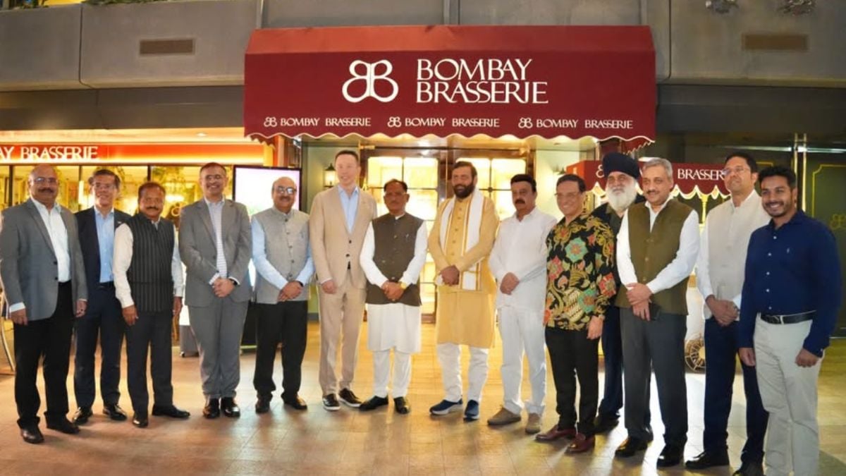 CM Sai Singapore Visit: SBF के लीडरशिप डिनर में शामिल हुए मुख्यमंत्री साय, टाटा-नेस्ले समेत दिग्गज कंपनियों के प्रतिनिधियों को छत्तीसगढ़ में निवेश का दिया न्योता