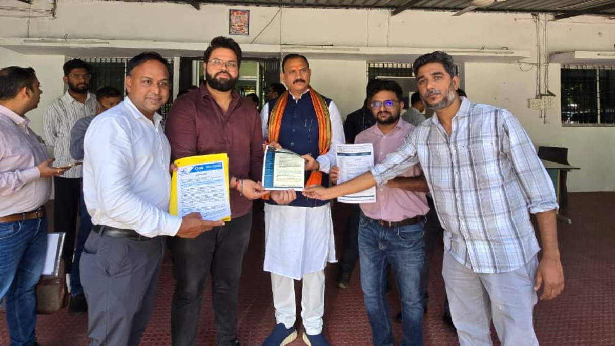 स्वास्थ्य मंत्री जायसवाल के साथ डॉक्टरों के संगठनों की बैठक, निलंबन, वेतनवृद्धि और पदस्थापना समेत कई मांगों पर हुई चर्चा