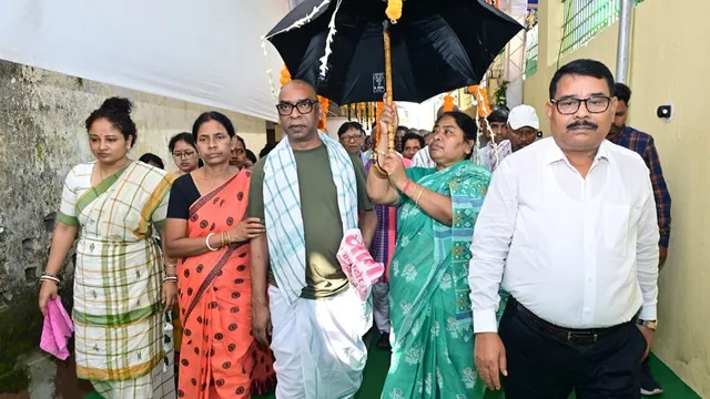 मां के निधन के बाद नेमरा से रांची लौटे CM हेमंत सोरेन, भाई से मिलने जा सकते हैं सिंगापुर