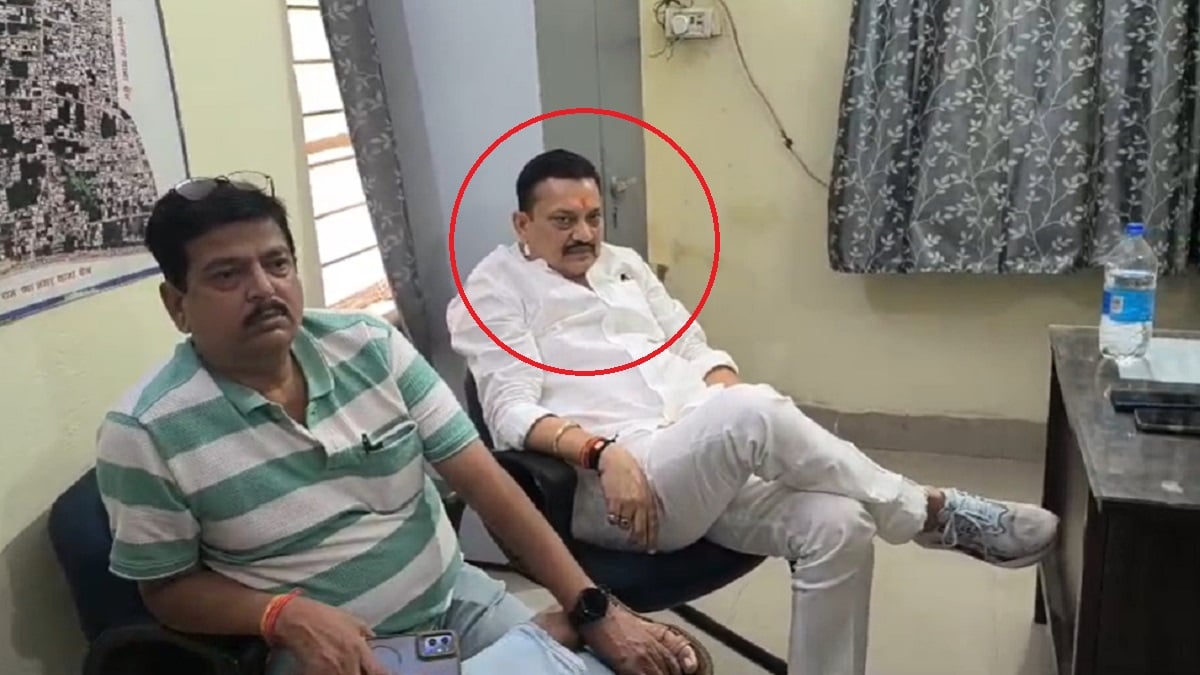 बिहार MLC चुनाव: मतदान के बीच जनसुराज प्रत्याशी अनुज सिंह के समर्थक छोटू सिंह गिरफ्तार! STF ने उठाया