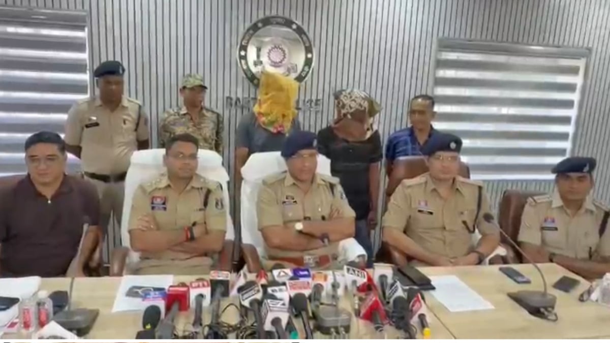 रिटायर्ड शिक्षक से 5.90 लाख की साइबर ठगी: सीनियर सिटीजन पेंशन कार्ड बनाने के नाम पर लगाया चूना, 2 आरोपी अरेस्ट