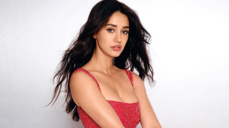 टाइगर श्रॉफ पर फायरिंग के बाद अलर्ट हुई पुलिस, बढ़ाई गई Disha Patani के घर की सुरक्षा