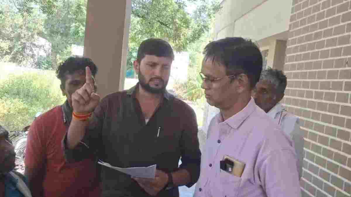 जी राम योजना में जॉब कार्ड घोटाला: फर्जी कागज़ के जरिए लाखों का भ्रष्टाचार, सचिव बोले- मुझे सॉफ्टवेयर चलाना नहीं आता, जनपद CEO ने साधी चुप्पी