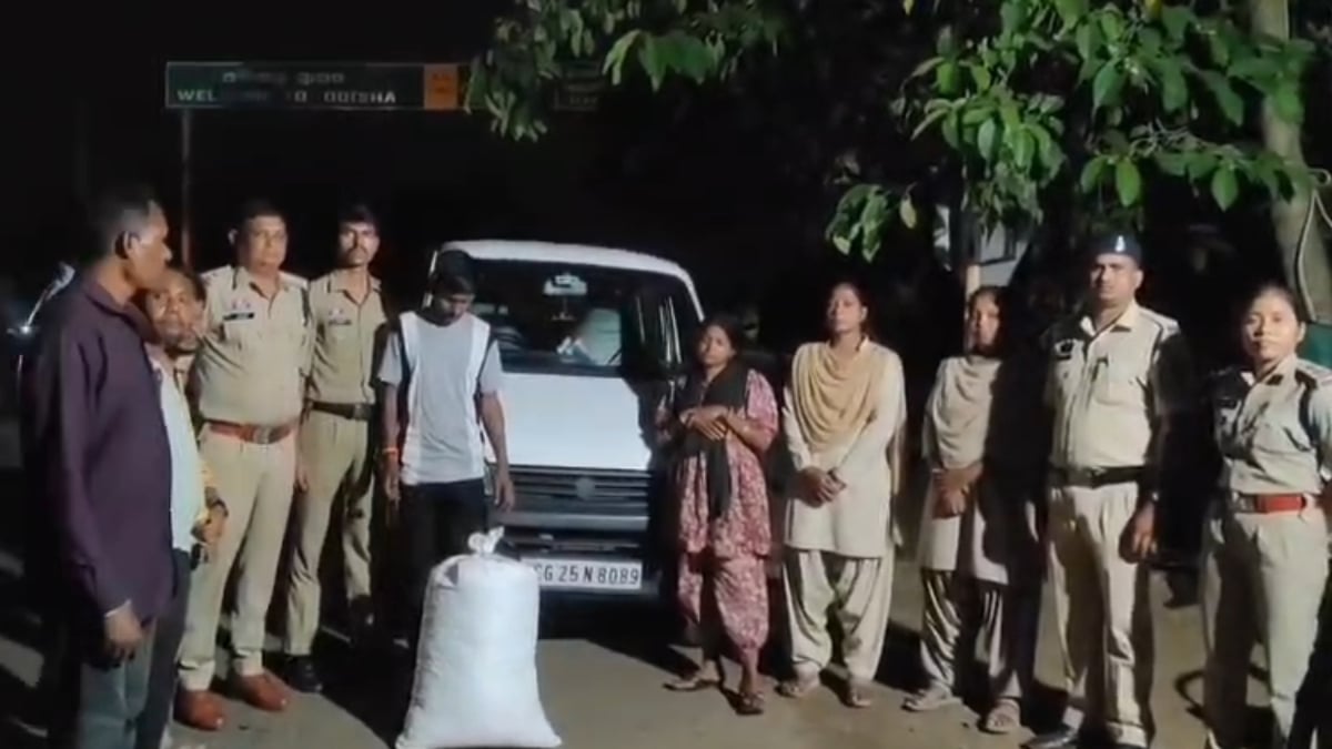 मां-बेटे निकले तस्कर: पुलिस ने चेकपोस्ट पर किया गिरफ्तार, जानिए किस चीज की कर रहे थे तस्करी